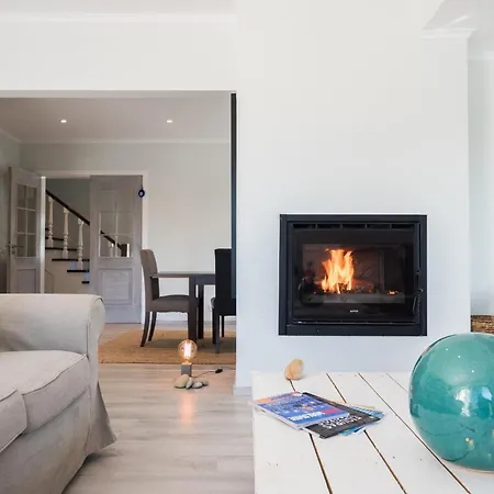 Beguest Sun & Pool House * Parede