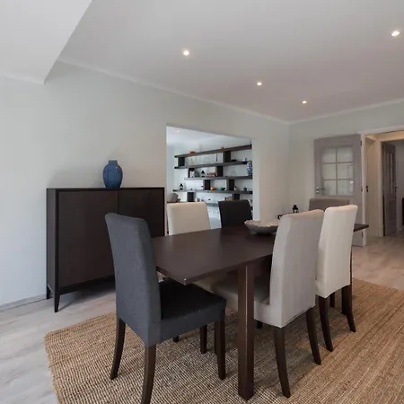 Semesterbostad Beguest Sun & Pool House Parede