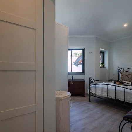 Beguest Sun & Pool House * Parede