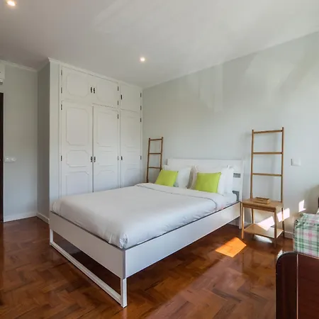 Semesterbostad Beguest Sun & Pool House