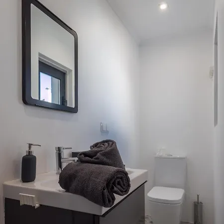 Beguest Sun & Pool House Semesterbostad *