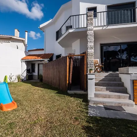 Beguest Sun & Pool House * Parede